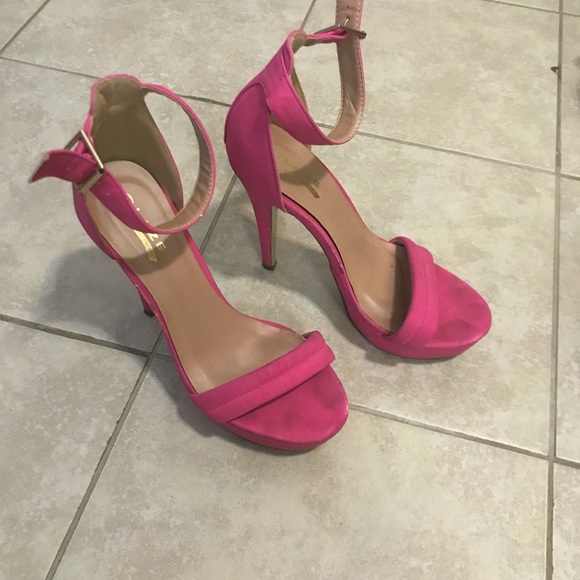Pink platform heels - Picture 4 of 5